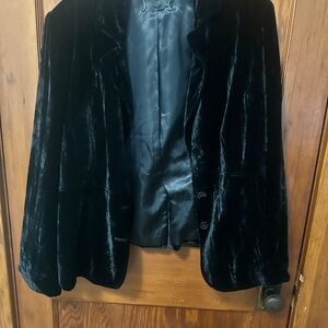 Elegant Black Velvet Women's Jacket